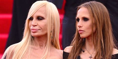 versace donazione coronavirus|Donatella Versace and Her Daughter Allegra Donate €200,000 to .